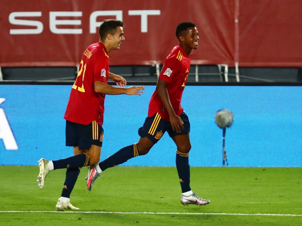 Ansu Fati celebra el gol que marcó en el choque entre España y Ucrania