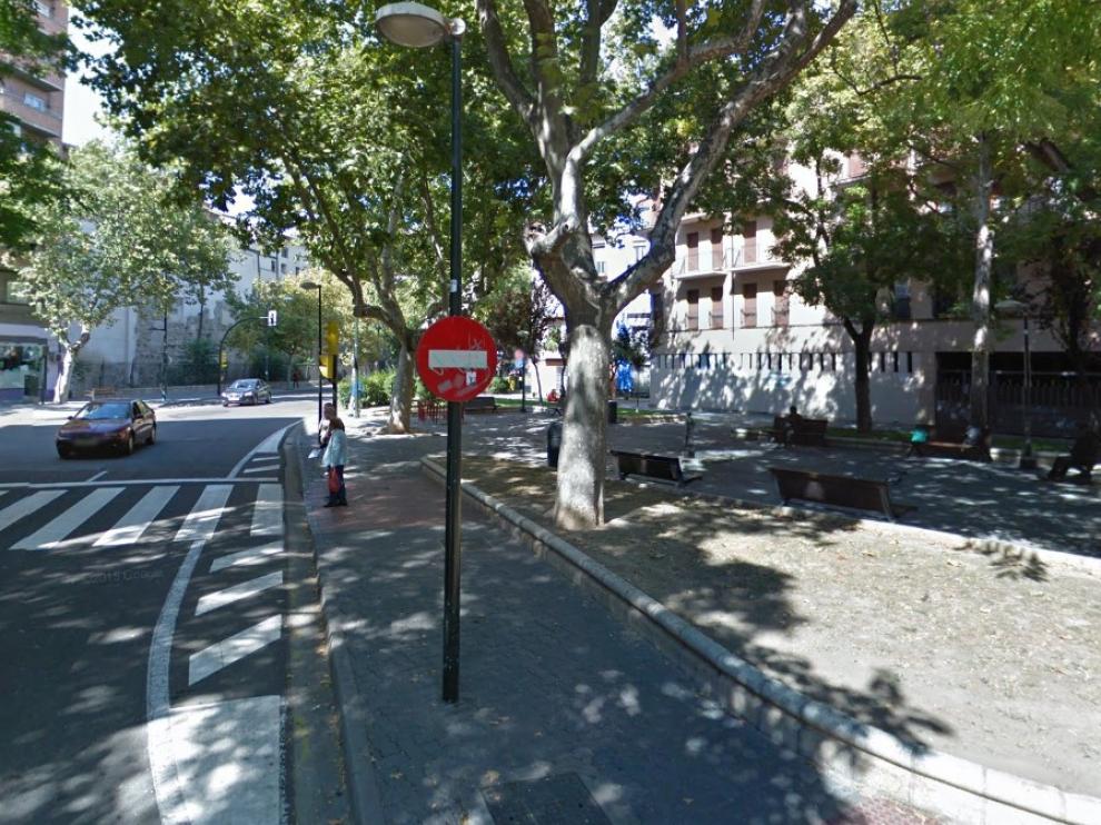 Confluencia de la plaza de Tenerías y de la calle de Alonso V, en Zaragoza.