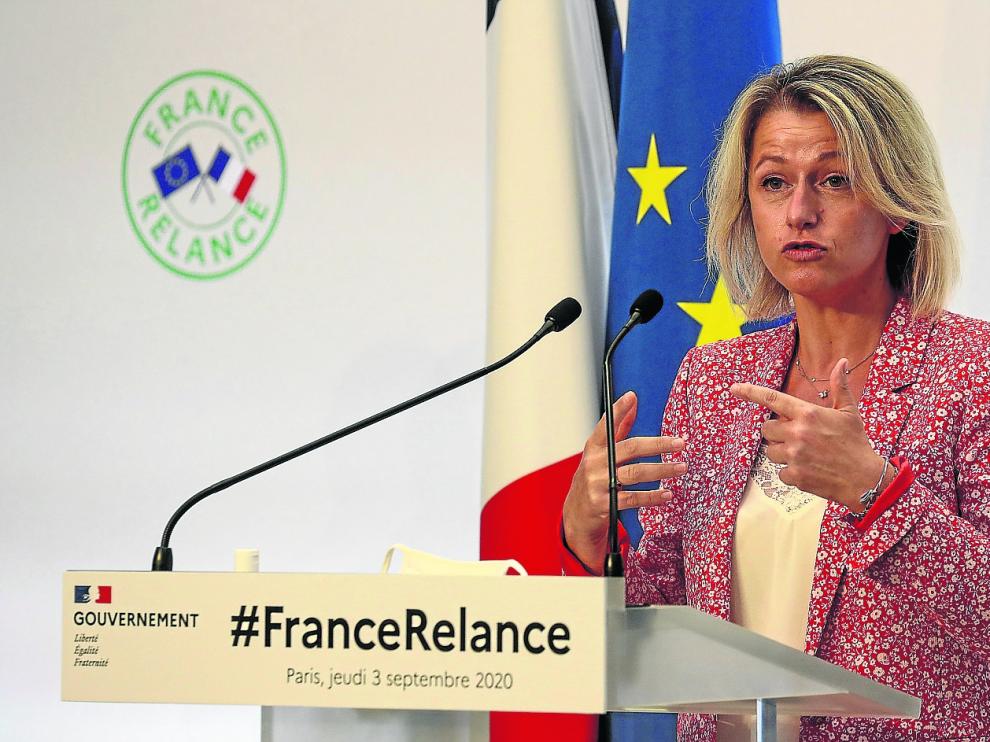 La ministra francesa de Medio Ambiente, Barbara Pompily, defiende la transición ecológica.