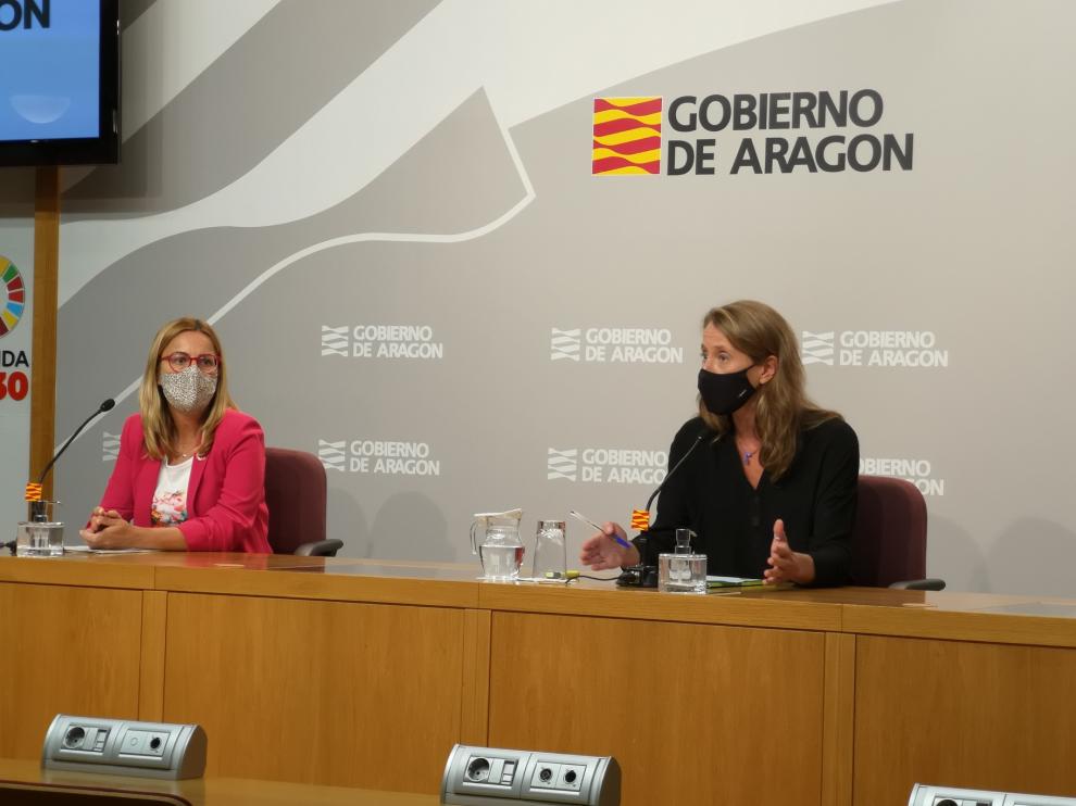 Dolores Fornals y Lucía Soriano en la presentación del estudio.
