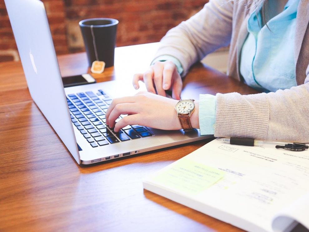 Los programas de CESTE combinan la modalidad presencial y la 'online'.