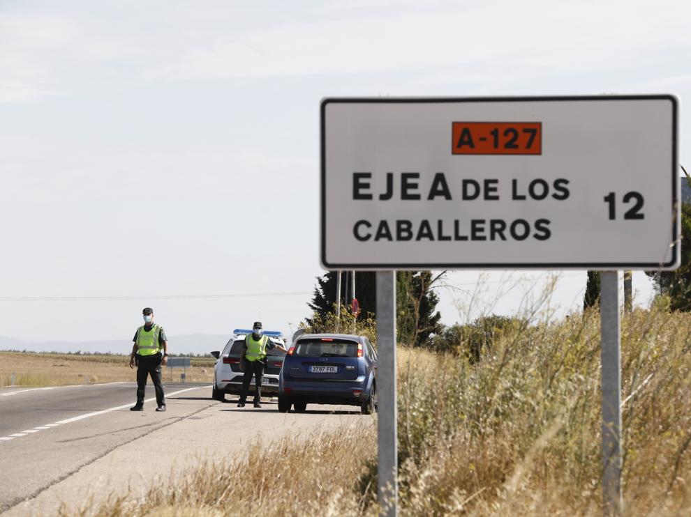 Controles en Ejea de los Caballeros el primer día de confinamiento perimetral.