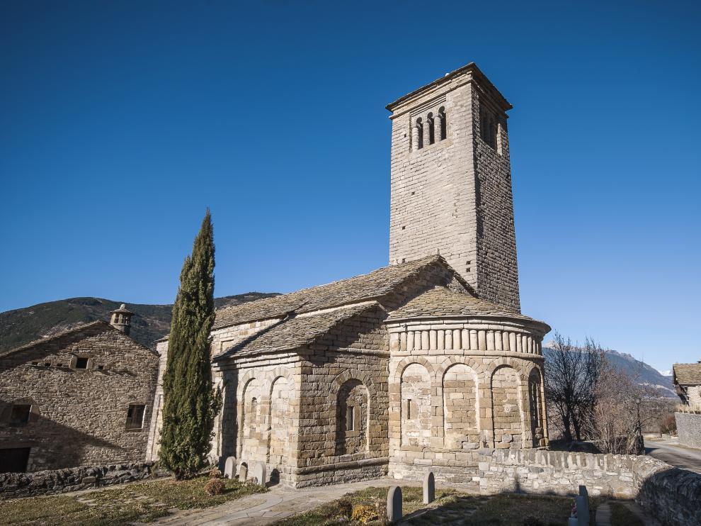 Iglesia de San Pedro de Lárrede