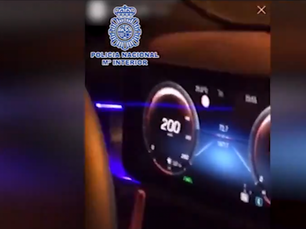 El detenido superó los 200 kilómetros por hora mientras un familiar lo grababa.