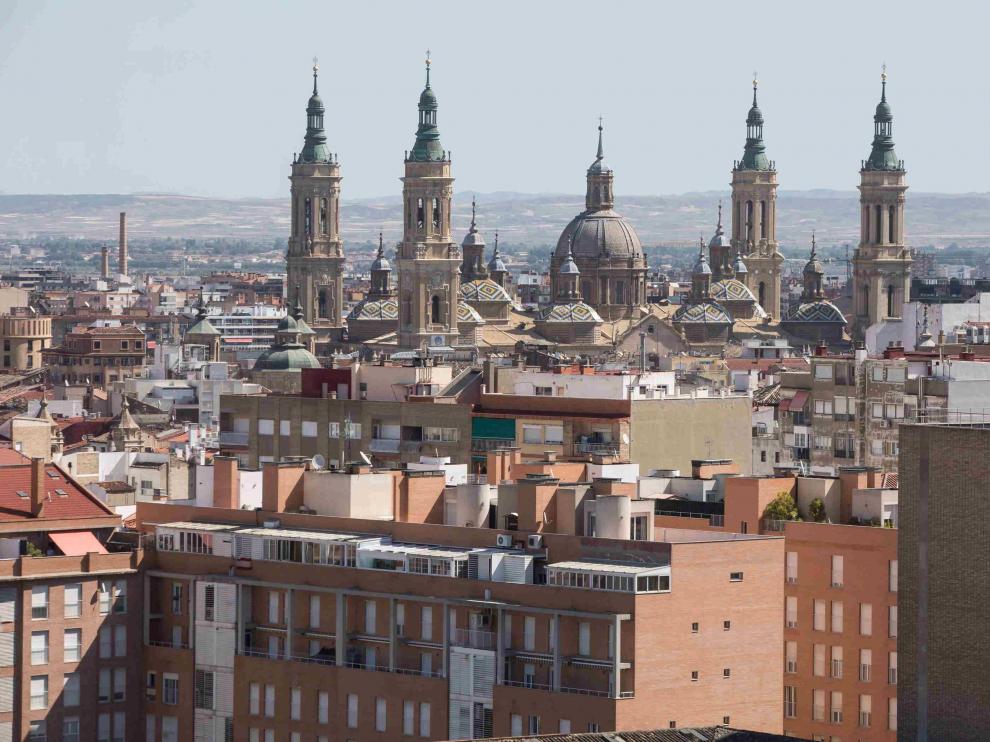 Vistas de la ciudad de Zaragoza con la basílica del Pilar al fondo