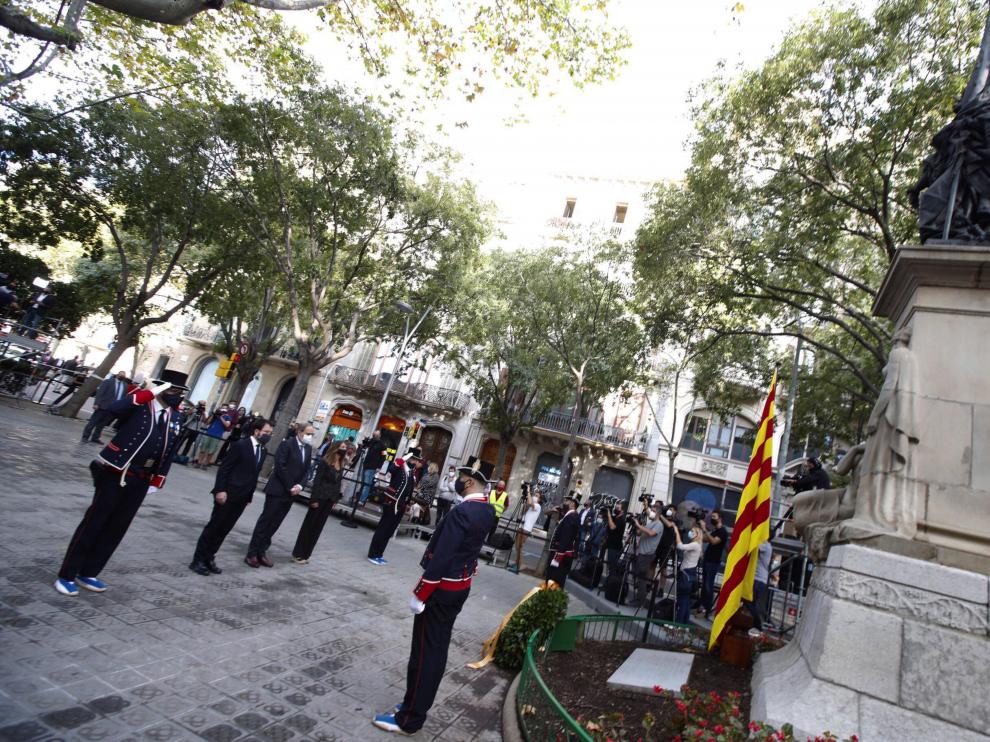 El presidente de la Generalitat, Quim Torra, durante la ofrenda floral a Casanova.