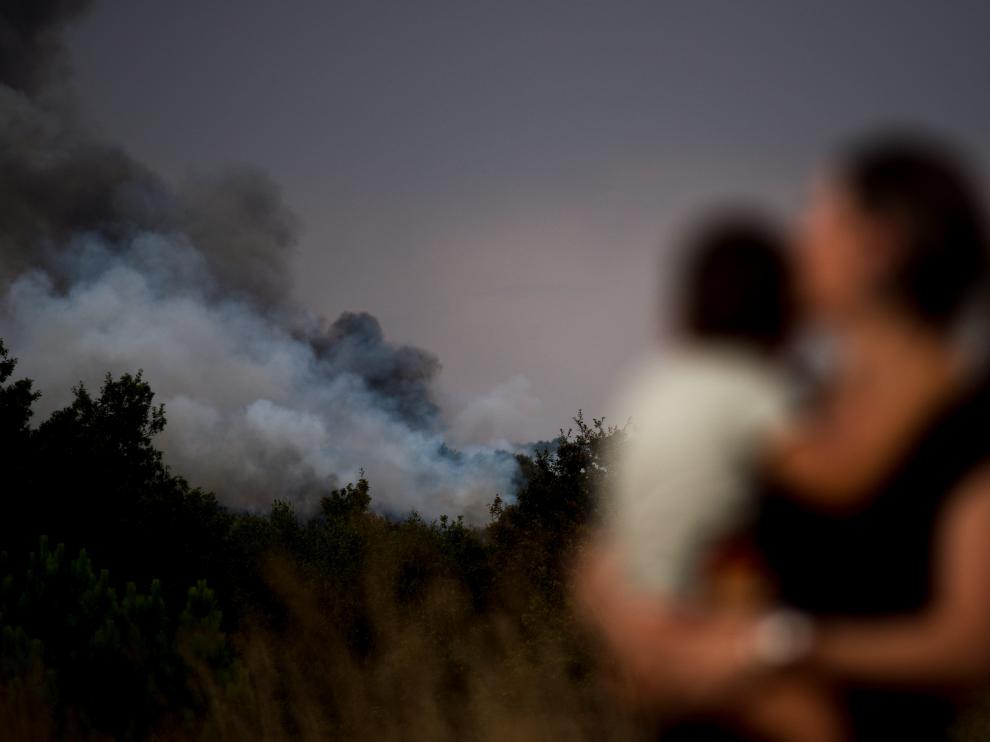 El fuego arrasa más de 2.000 hectáreas en nueve incendios activos en Orense.