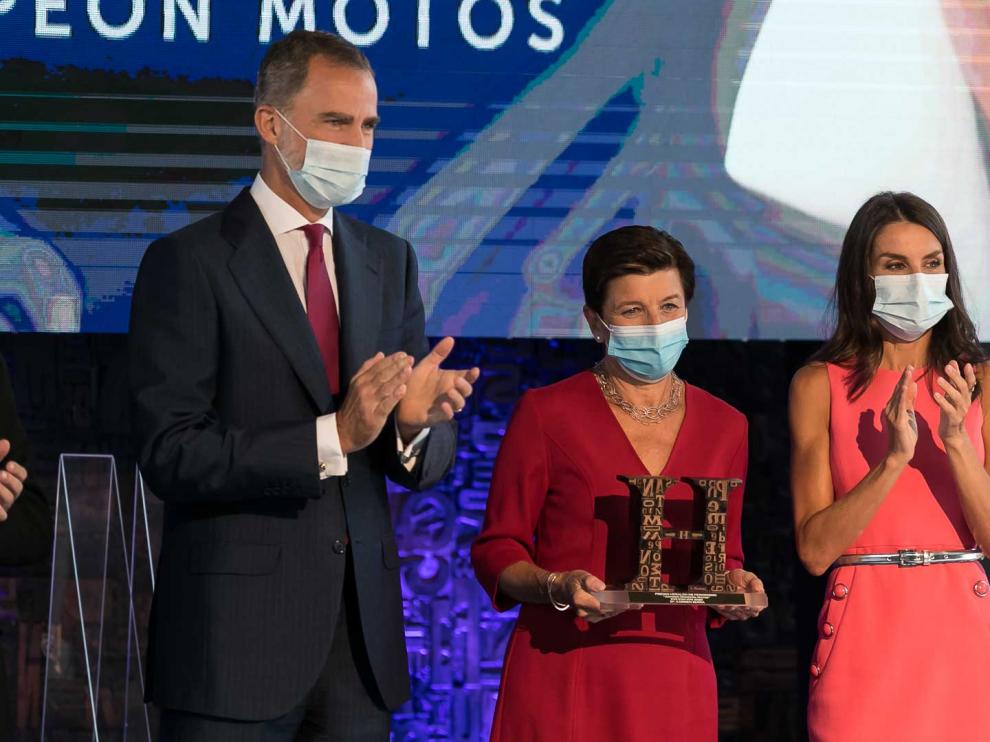 La planta de Villanueva de Gállego se ha vestido de gala para el aniversario.