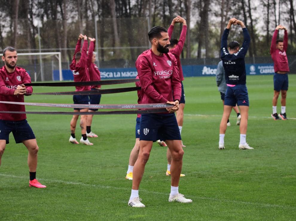 Siovas ha realizado este viernes su primer entrenamiento con la SD Huesca.