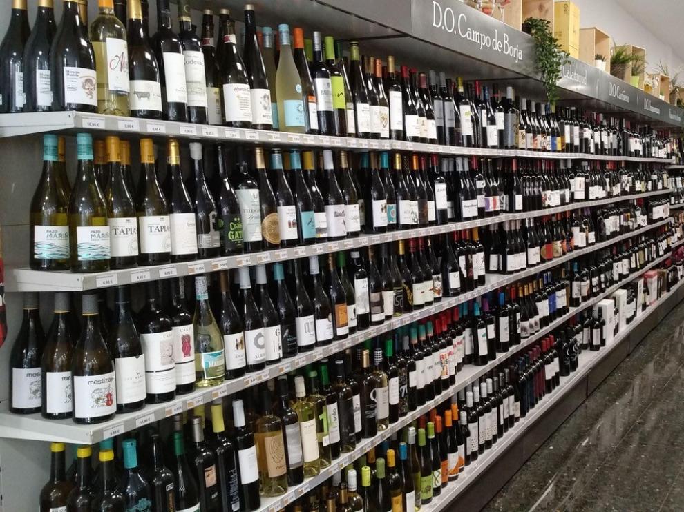 En la alacena se pueden encontrar cientos de referencias de productos alimenticios.