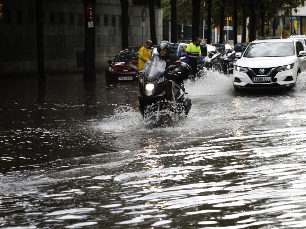 Tromba de lluvia torrencial en Zaragoza