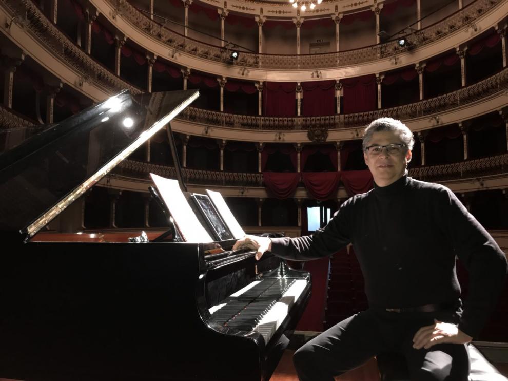 El pianista Leonel Morales