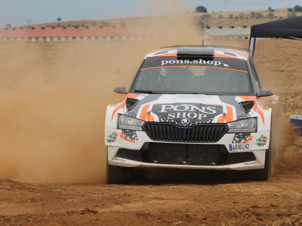 El equipo formado por Eduard Pons y Alberto Chamorro, a los mandos de Un Skoda Rally 2 Evo