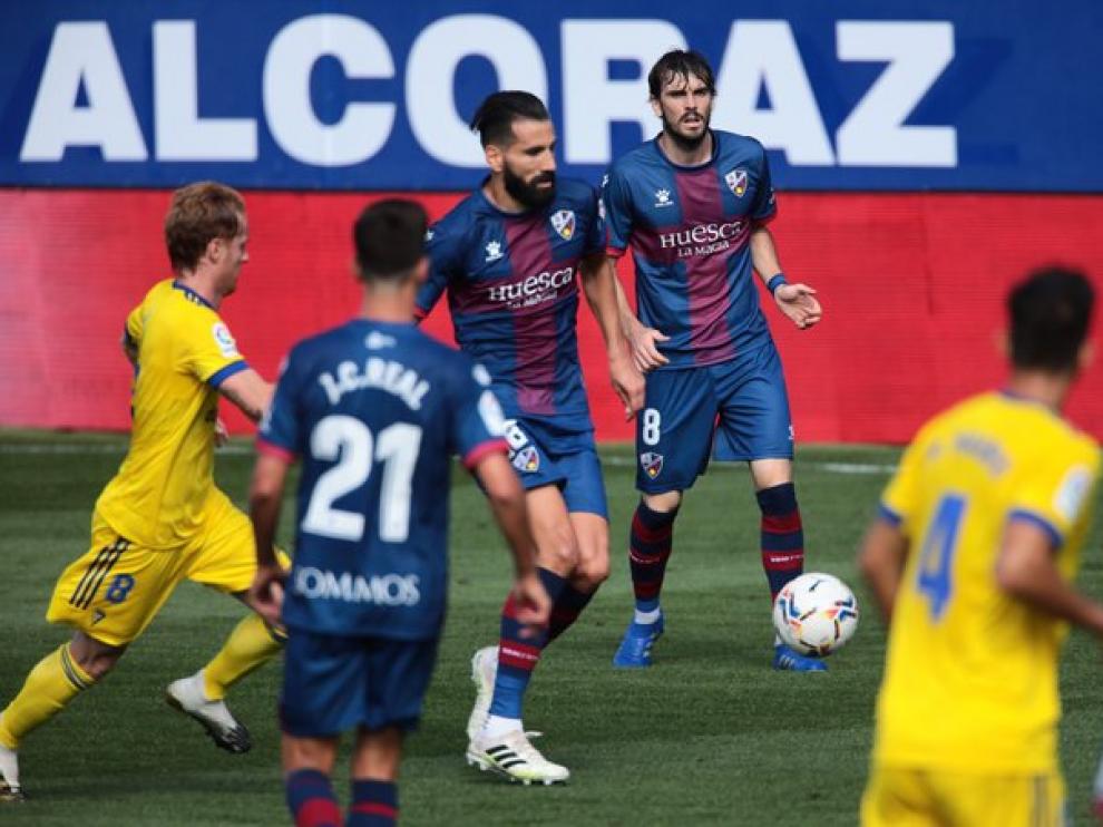 Siovas debutó con la SD Huesca ante el Cádiz