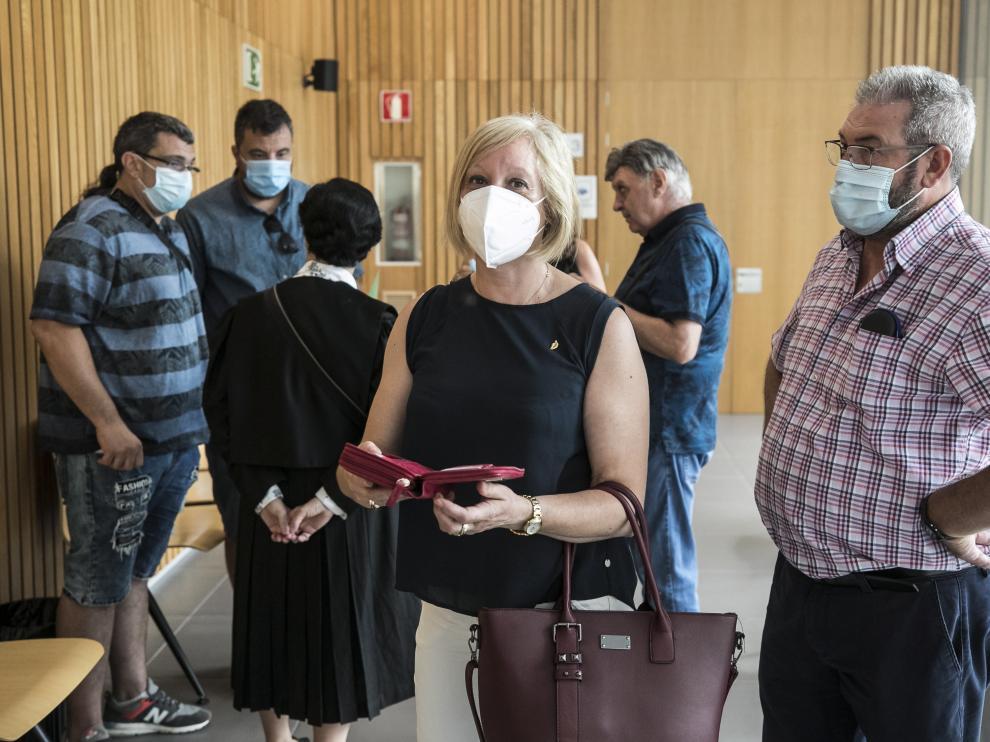 La exalcaldesa de Aranda de Moncayo, en los pasillos de la Audiencia de Zaragoza, el pasado 22 de julio.