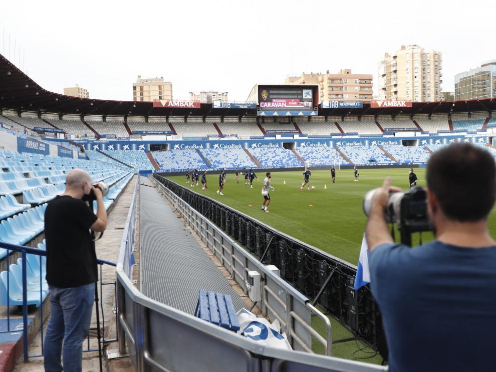 Entrenamiento del Real Zaragoza en La Romareda antes de jugar contra Las Palmas