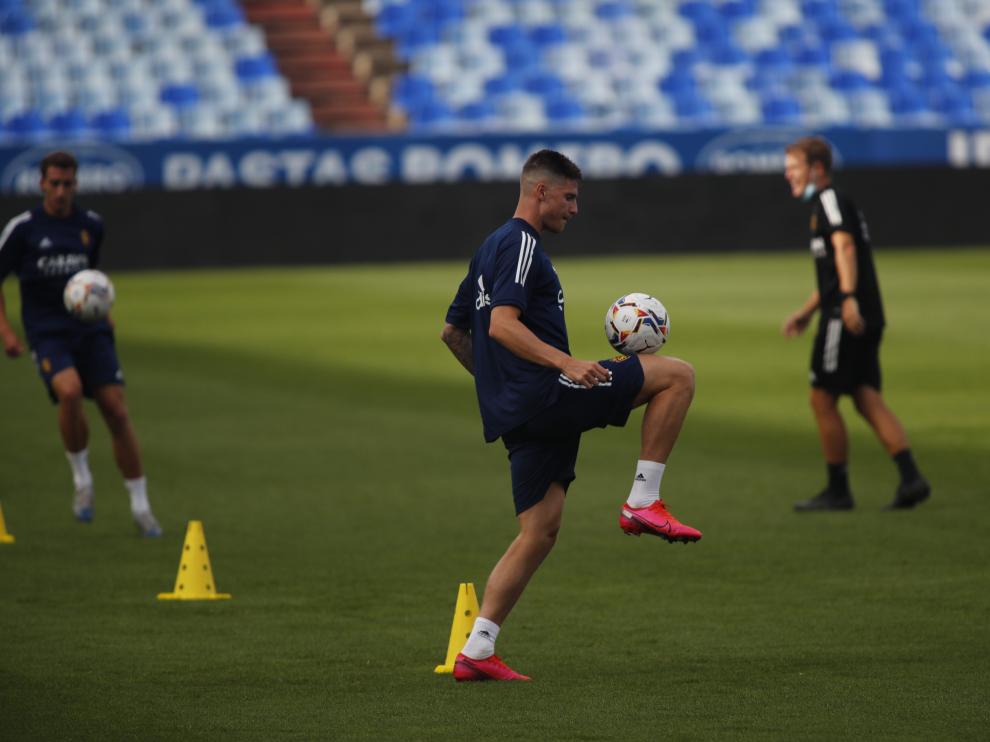 Entrenamiento del Real Zaragoza en La Romareda antes de jugar contra Las Palmas