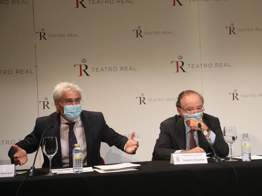 El director general del Teatro Real, Ignacio García-Belenguer Laita, y el presidente, Gregorio Marañón y Bertrán de Lis, durante su comparecencia tras la suspensión de una función.