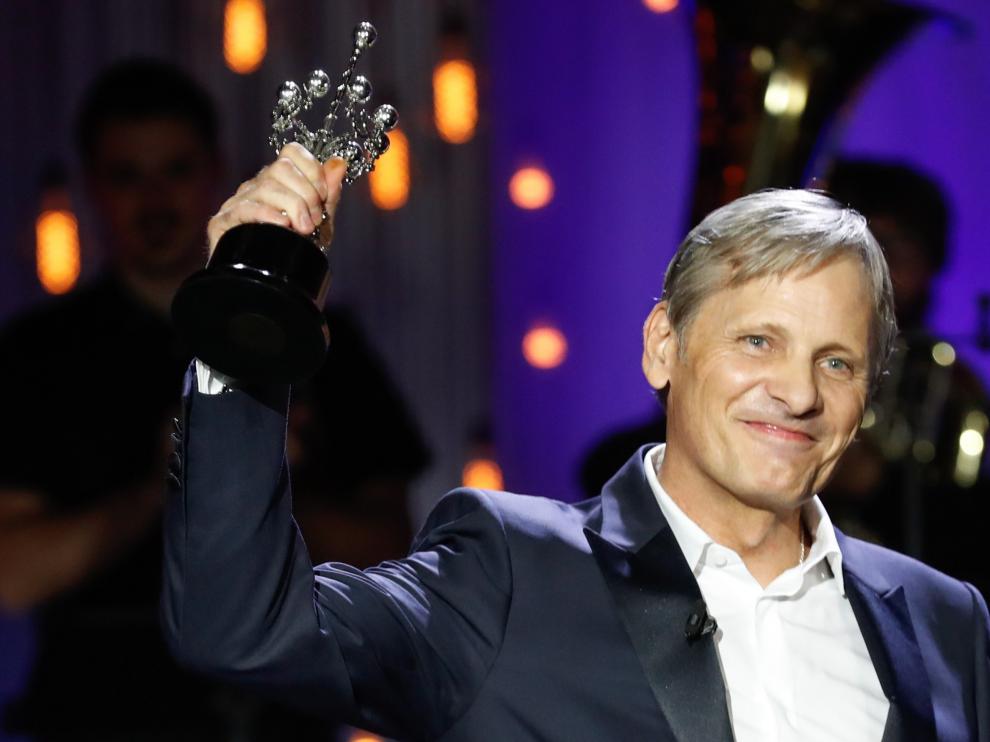 Viggo Mortensen recibe el Premio Donostia en el Festival Internacional de Cine de San Sebastián.