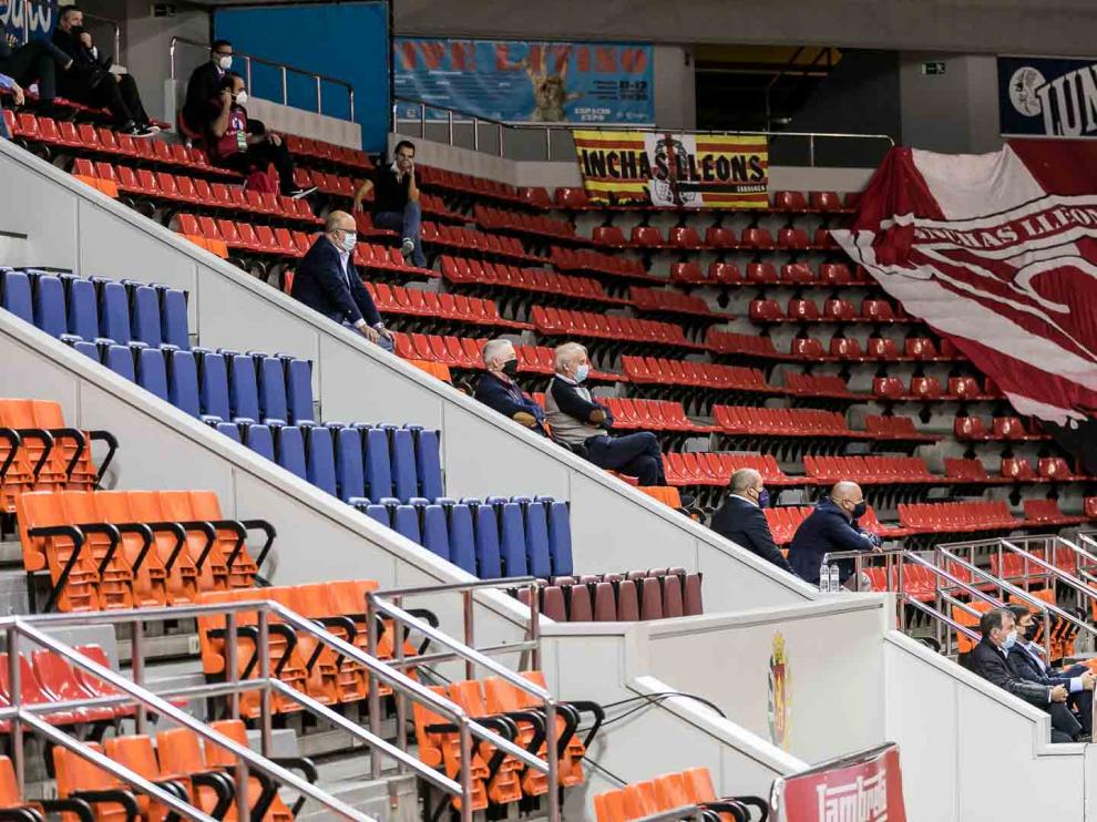 Partido entre el Casademont Zaragoza y el Gran Canaria en el Príncipe Felipe.