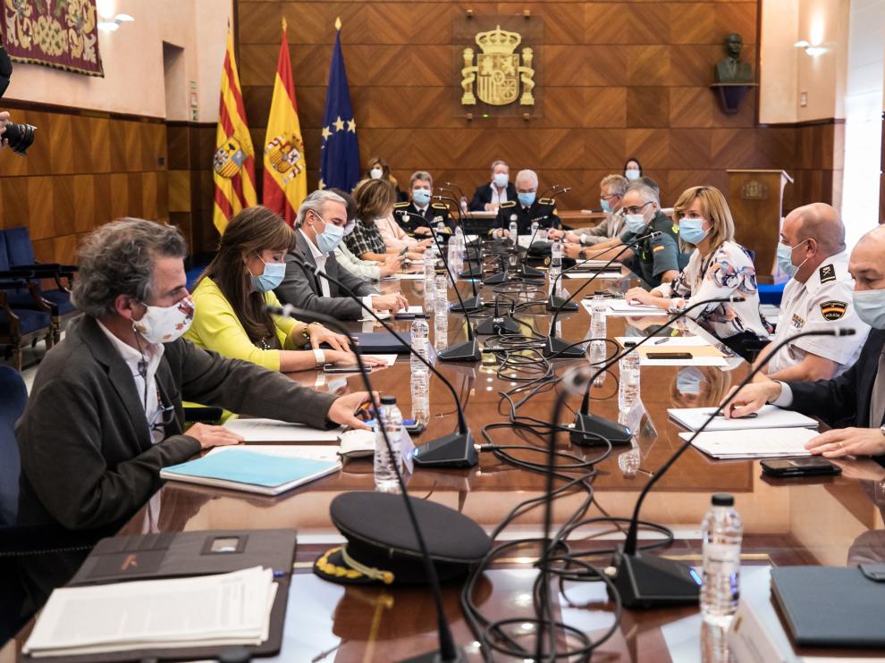La reunión de la Junta Local de Seguridad para el Pilar contó con la presencia de Sira Repollés.