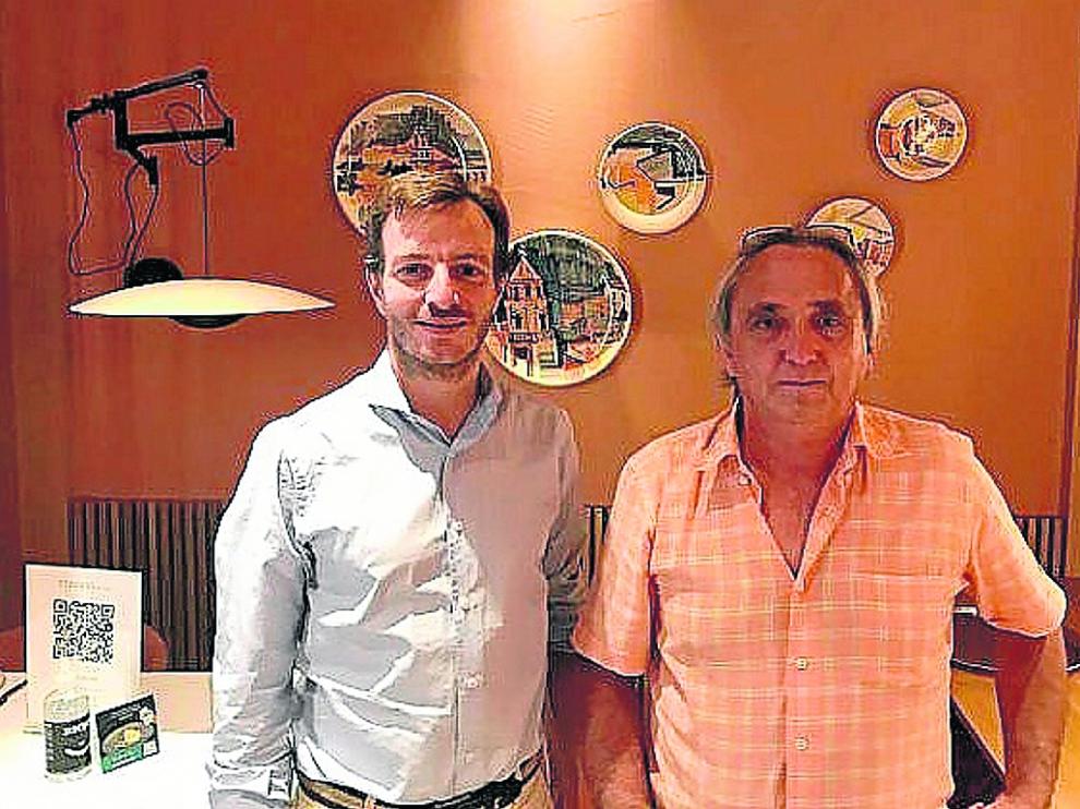 Luis Machín, de AEFA, y Alfredro Sanz, de ARNA, durante la presentación del proyecto ‘Alfa miel’.