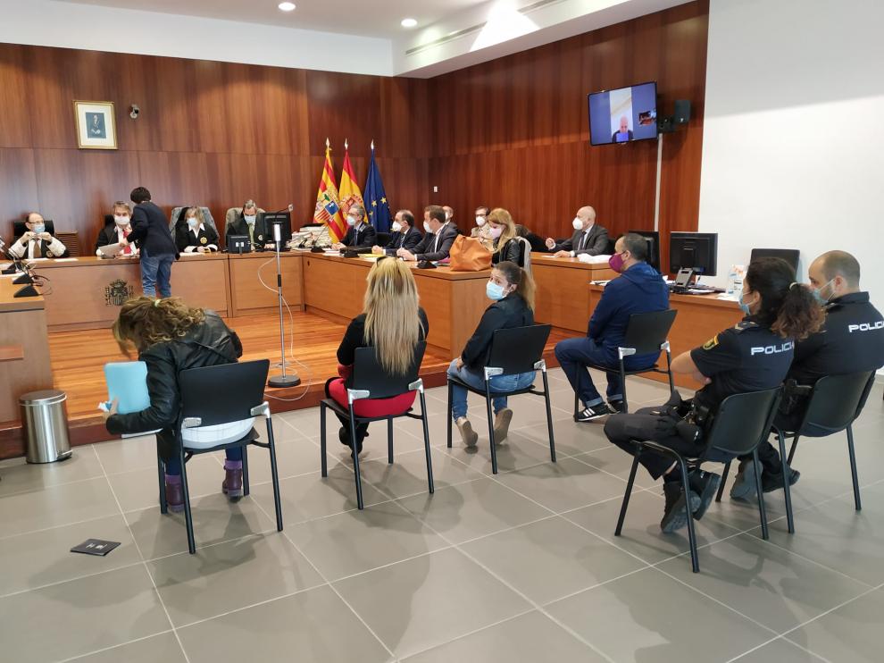 Prisión para una banda que alquilaba apartamentos 'fantasma' y dejó sin vacaciones a seis zaragozanos