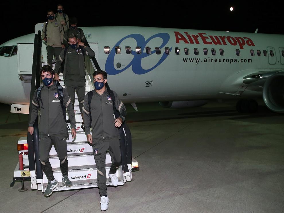 El Atlético de Madrid llegó el martes a Huesca por vía aérea