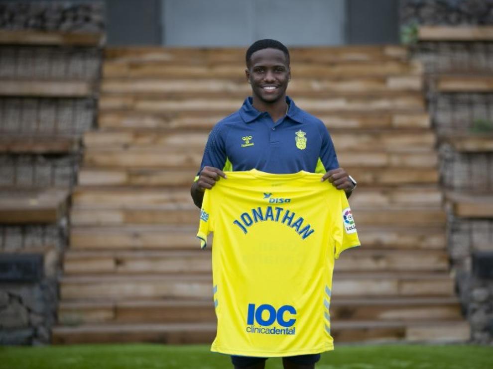 Jonathan Silva, en su presentación como nuevo futbolista de Las Palmas.
