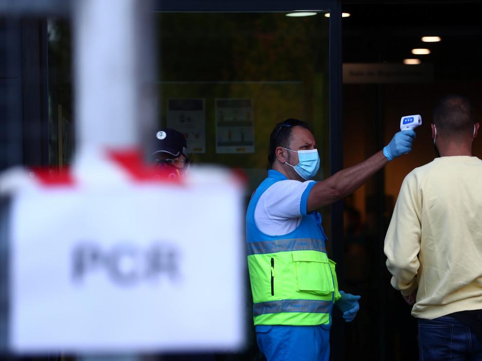 Pruebas del coronavirus en el barrio madrileño de Vallecas