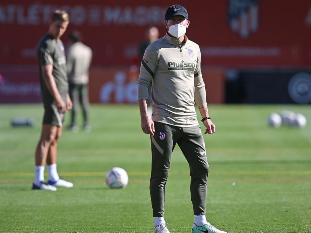 Diego Simeone, durante un entrenamiento del Atlético de Madrid de esta semana