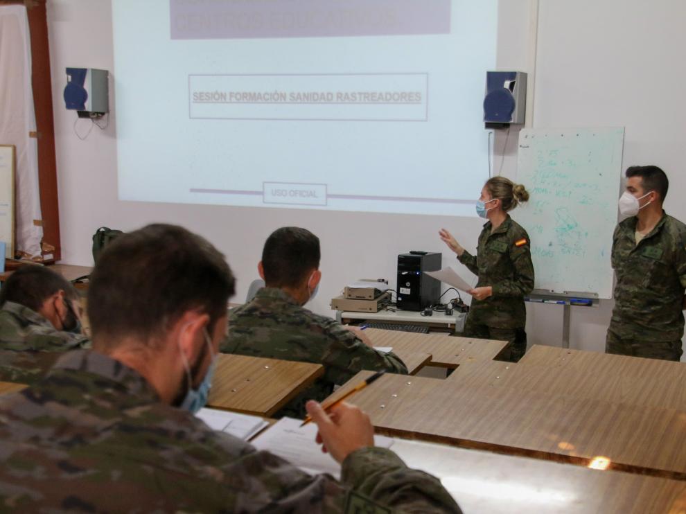 Militares de la Brigada Aragón, ayer durante el curso de formación en su misma unidad