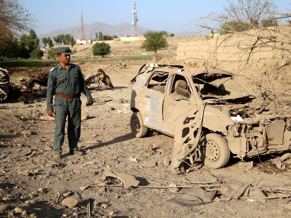 Atentado con un camión cargado de explosivos contra un cuartel general de la administración regional en el este de Afganistán