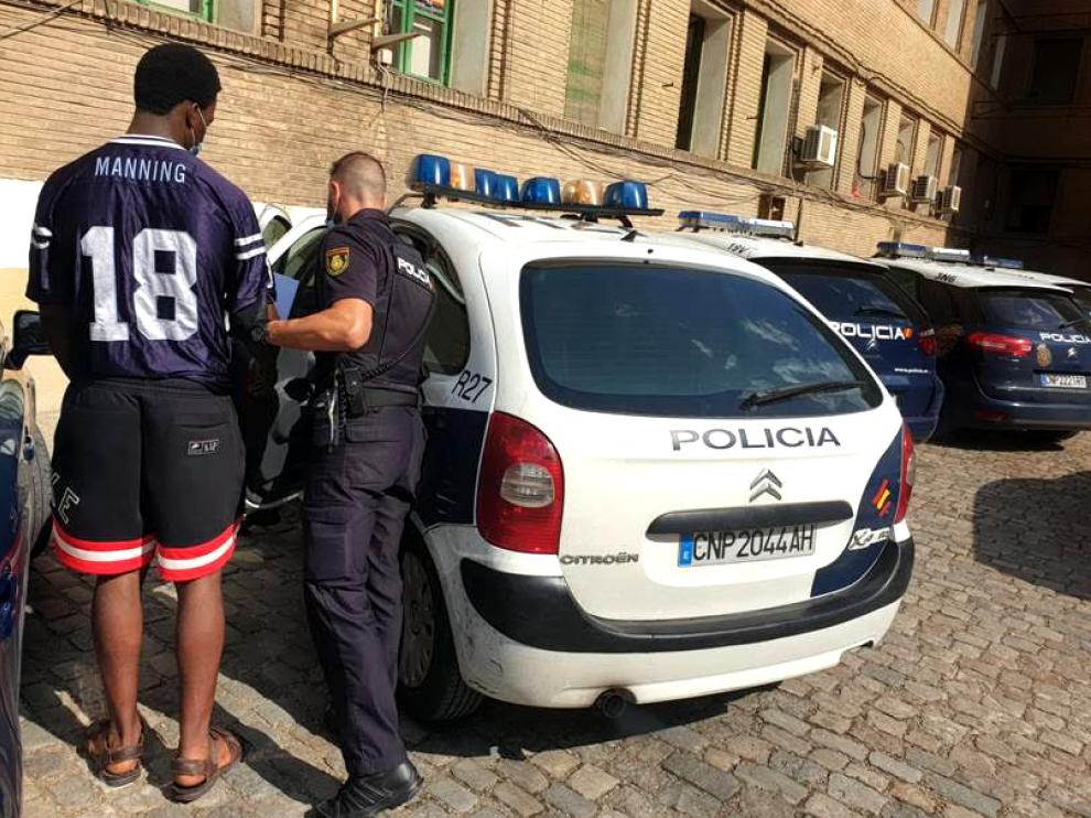 A. V. M. M., uno de los detenidos por tres robos con mataleón.