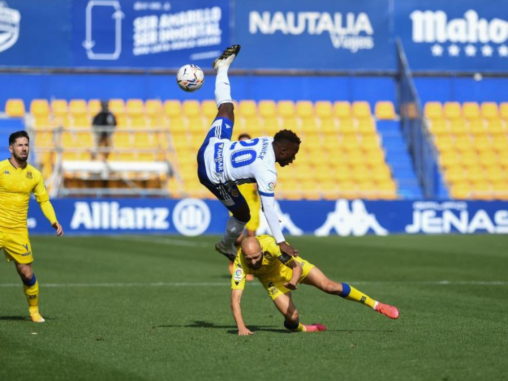 Tarjeta roja a Jannick Buyla, del Real Zaragoza.