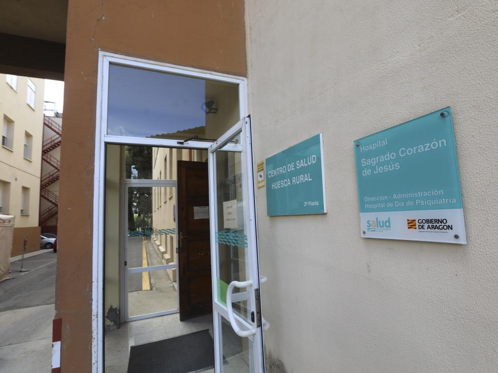 Entrada del centro de Salud Huesca Rural, en el Hospital Provincial.