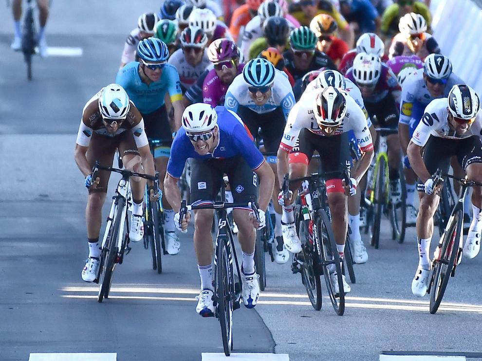 El campeón de Francia, Arnaud Démare (Groupama), es el rey del esprint del Giro y lo demostró ganando la sexta etapa