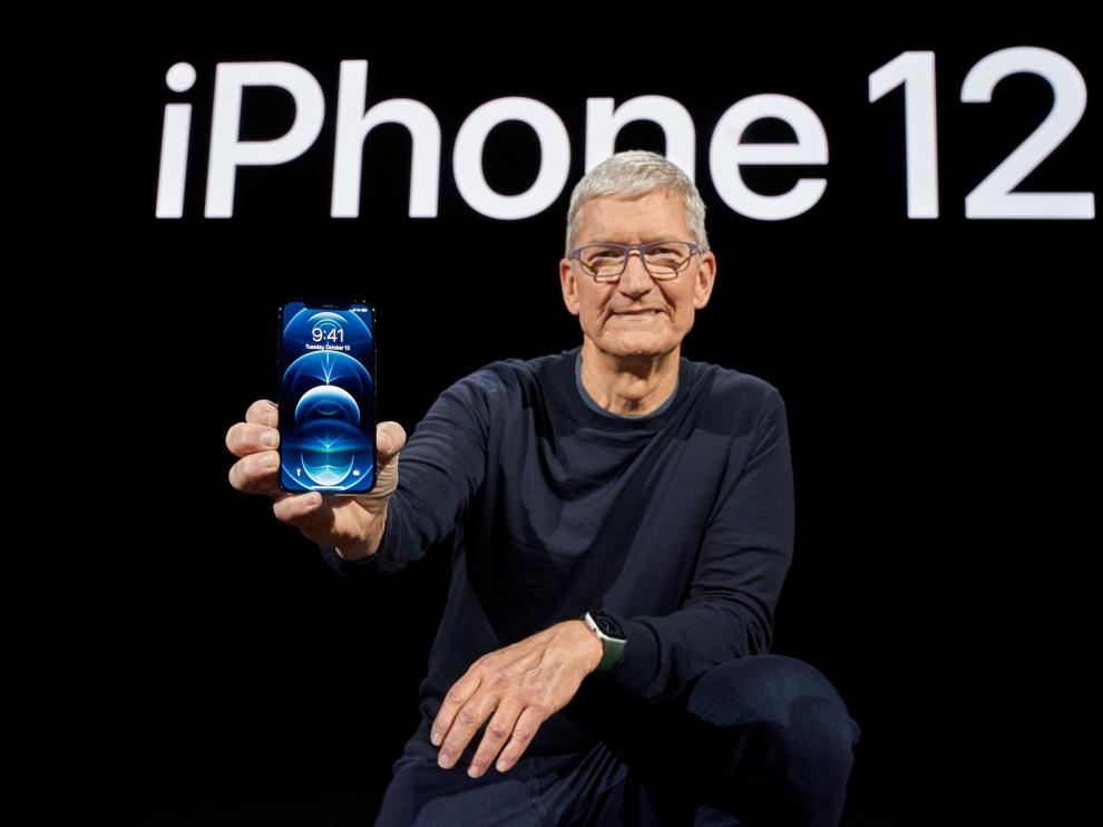 Cupertino (United States), 13/10/2020.- Handout image released by Apple showing Apple CEO Tim Cook kicking off a special event at Apple Park in Cupertino, California, USA, 13 October 2020. Apple is expected to introduce several new products including a new iPhone. (Estados Unidos) EFE/EPA/BROOKS KRAFT / APPLE INC. / HO EDITORIAL USE ONLY, NO SALES Apple special event