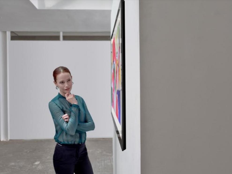 El LG GX cuenta con un modo galería que hace que el televisor parezca un cuadro colgado de la pared, pero la tecnología Oled le obliga a cambiar el contenido cada poco tiempo.