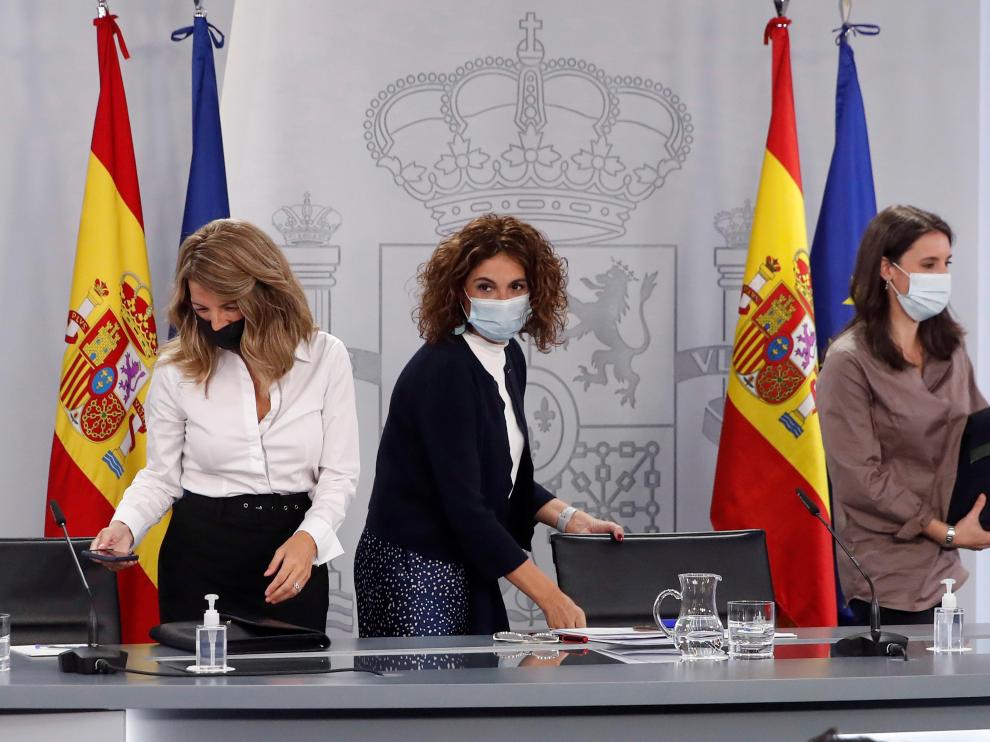 Tres ministras en la rueda de prensa del Consejo de Ministros