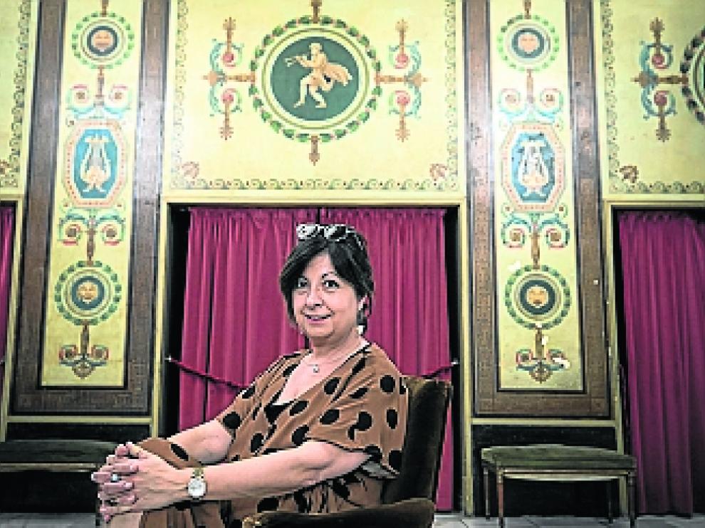 Ana Alcolea publica 'El brindis de Margarita'.