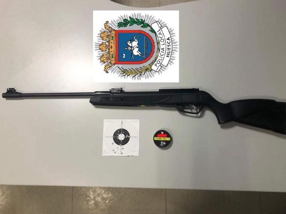 Carabina incautada por la Policía Local de Huesca.