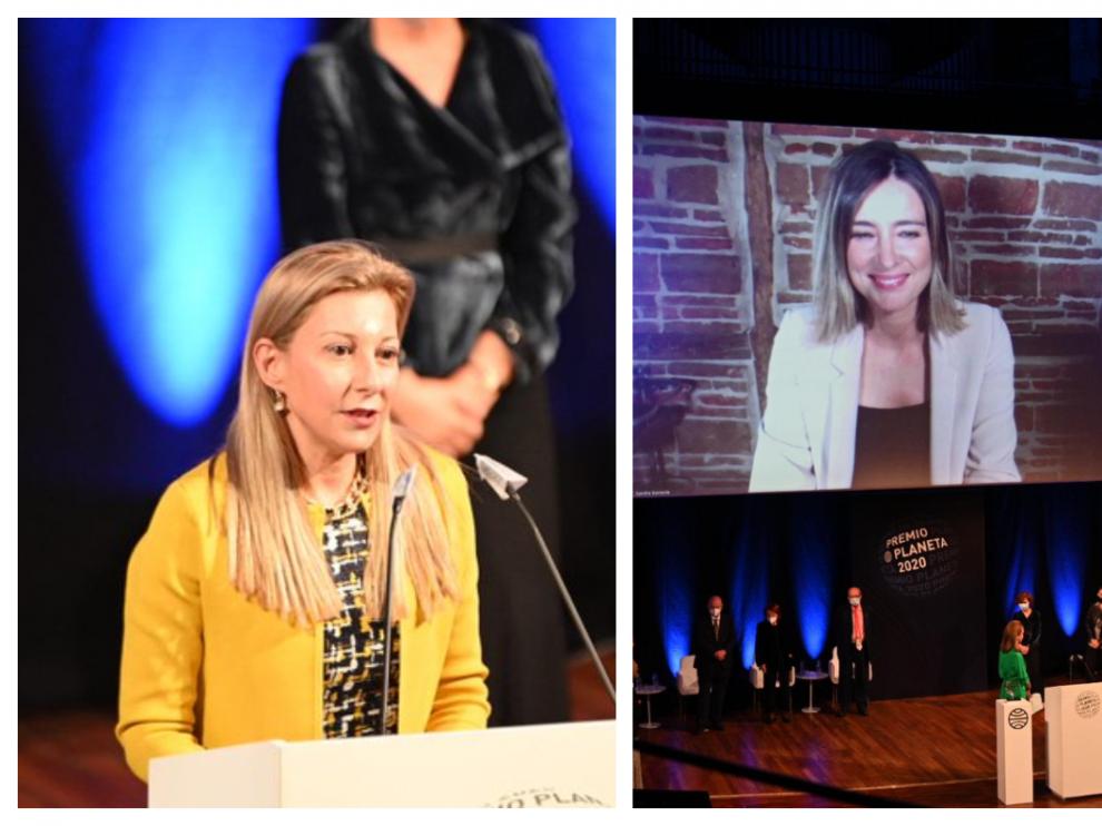 Momento de la entrega del premio a las galardonadas