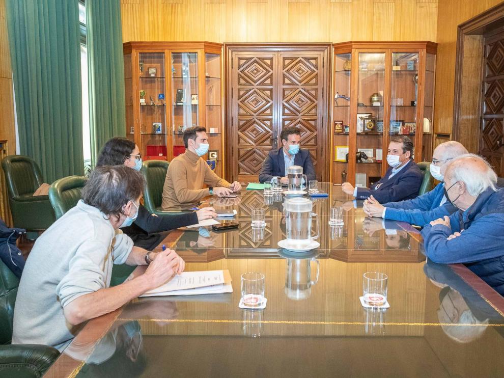 Reunión sobre la Plaza de Salamero