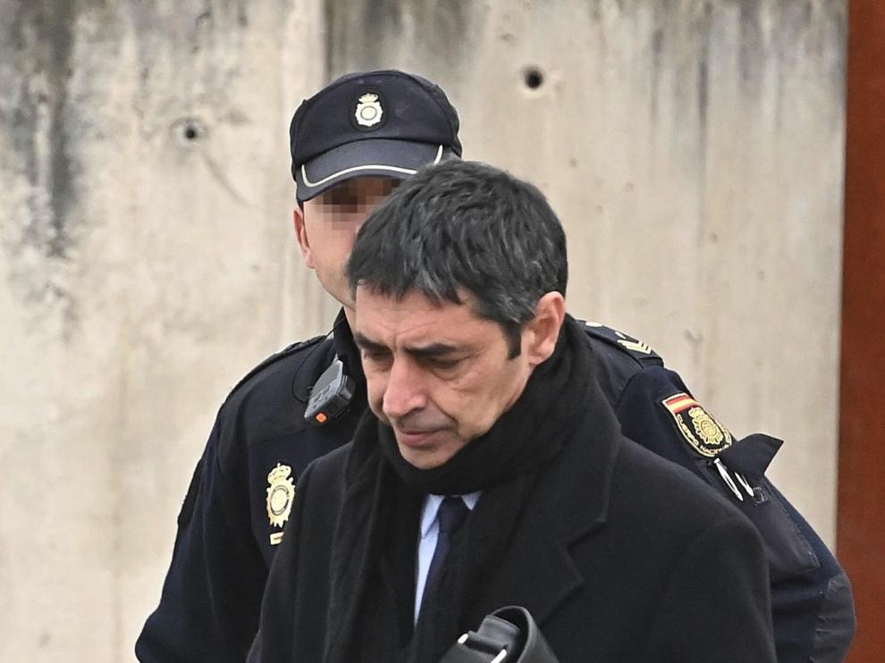 La Justicia española absuelve a exjefe de policía catalán acusado de sedición