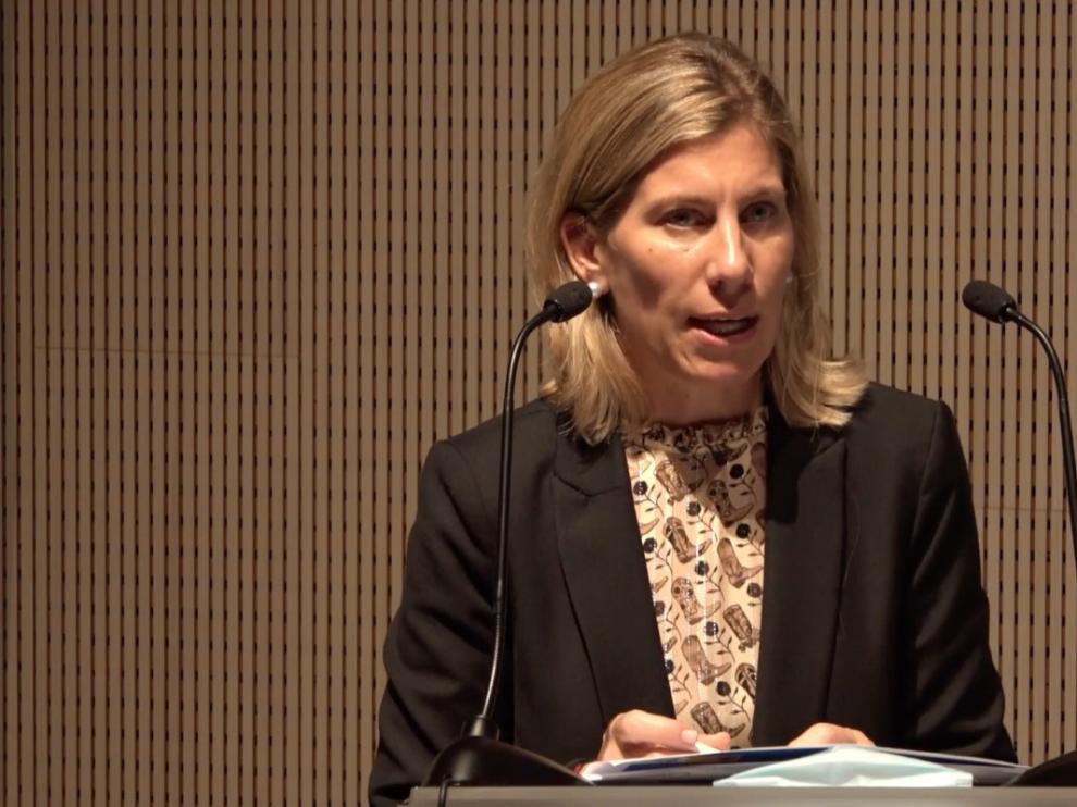 Susana Gómez, subdirectora adjunta de Vehículos de la DGT, en su intervención ayer en la jornada sobre logística en Etopía.