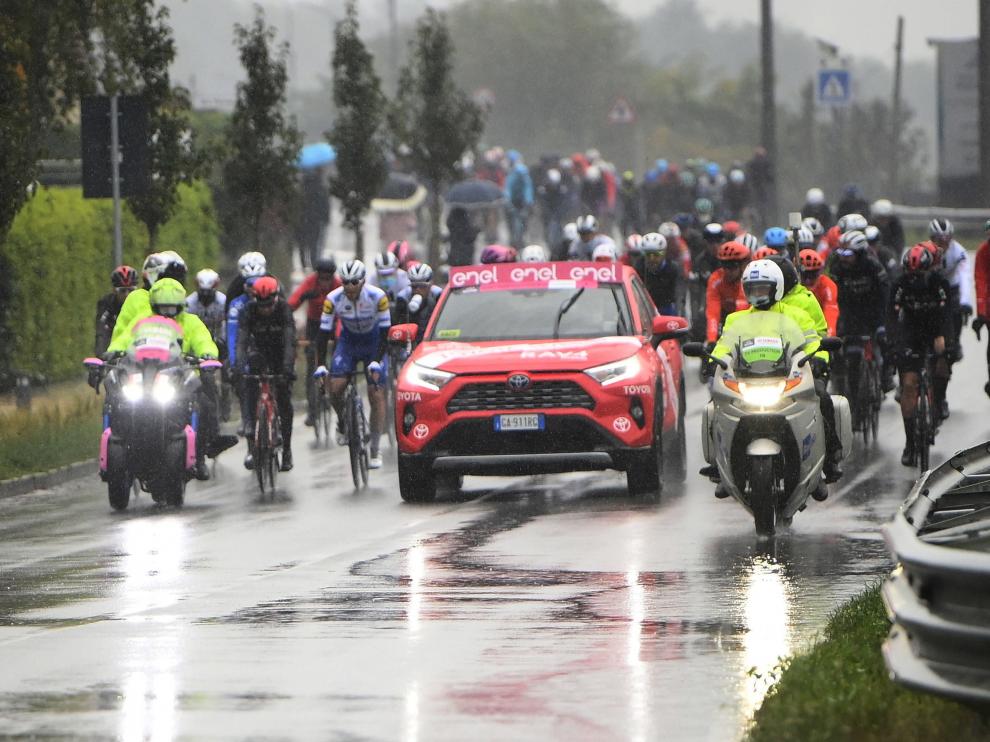 El pelotón rodando en la 19ª etapa del Giro de Italia