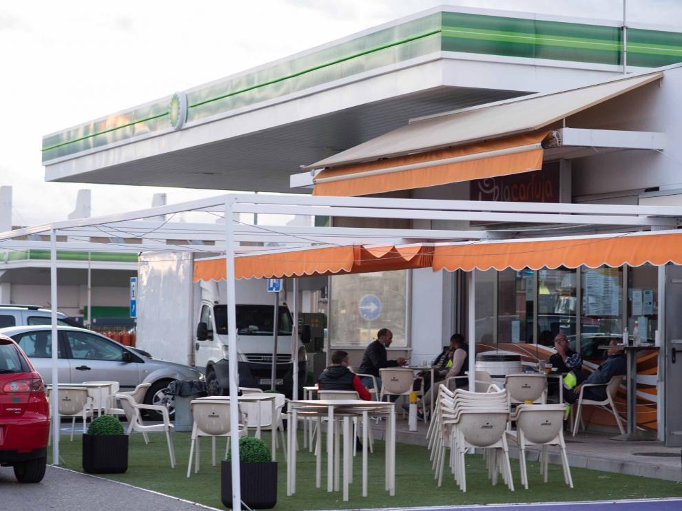 Bar en una gasolinera de Zaragoza.