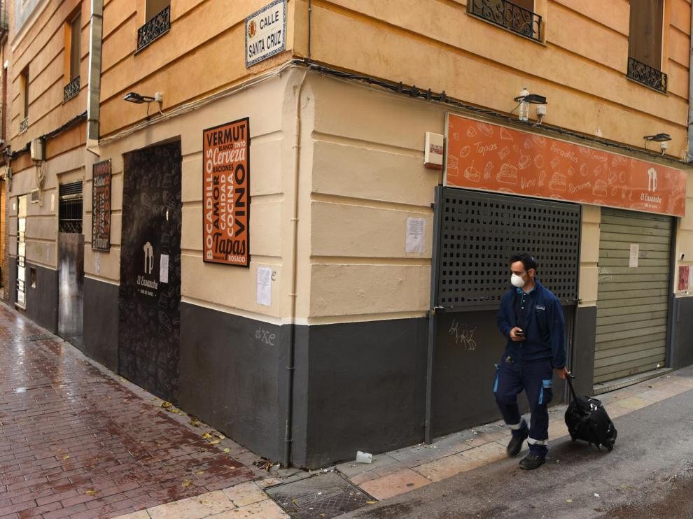 Bares y terrazas de Zaragoza en el primer día de la entrada del nivel de alerta 3 en Aragón
