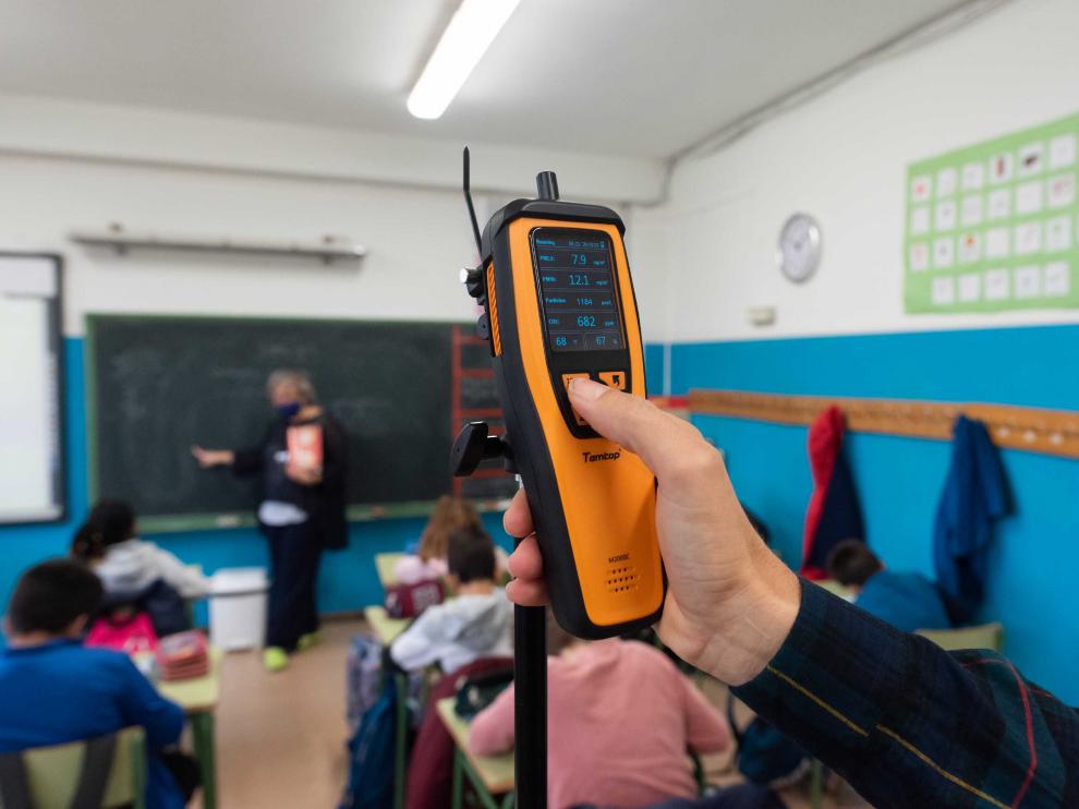 Para prevención de la covid-19, se recomienda comprobar con un medidor de CO2 que no se superan las 700 ppm en el aula